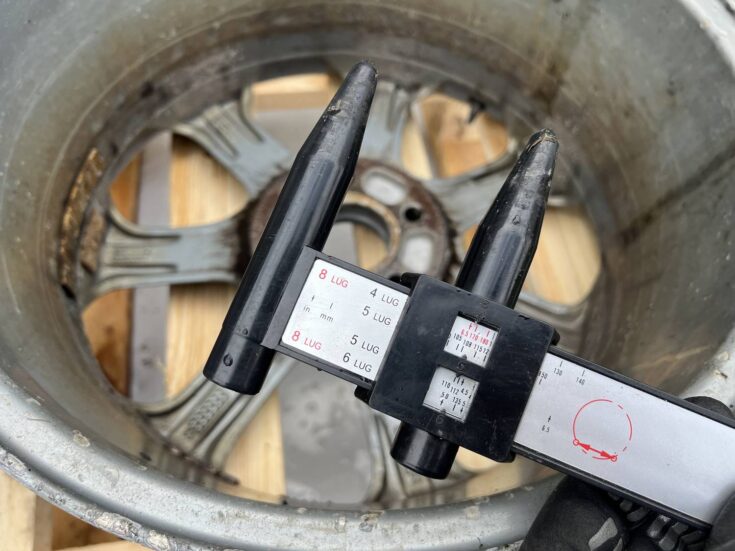 Alumīnija disks priekš VOLVO V60 2012