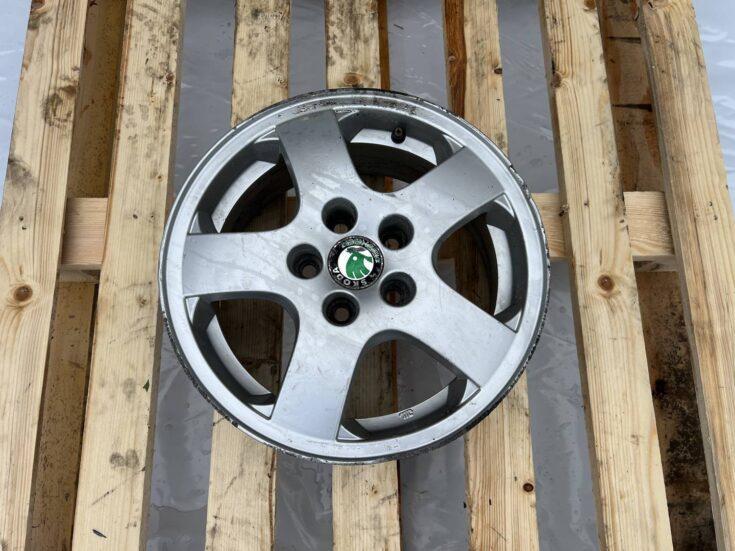 Alumīnija disks priekš ŠKODA OCTAVIA 2006
