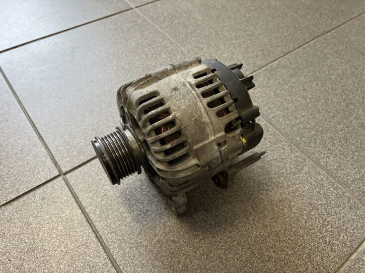 Ģenerators priekš VW GOLF 5 2006