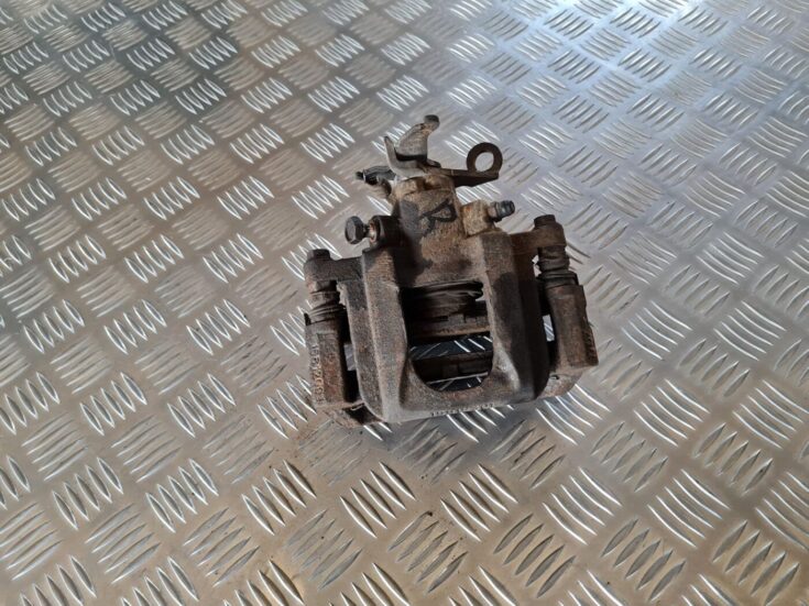 Aizmugurējais labais suports priekš DODGE JOURNEY 2010