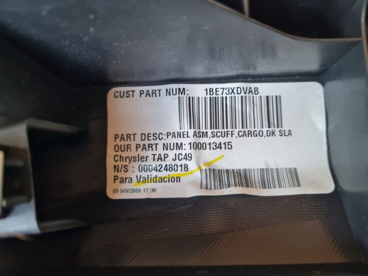 Bagažnieka nodalījuma sliekšņa uzlika priekš DODGE JOURNEY 2010