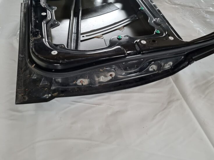 Aizmugurējās kreisās durvis priekš DODGE JOURNEY 2010