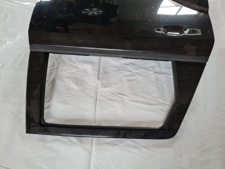 Aizmugurējās labās durvis priekš DODGE JOURNEY 2010
