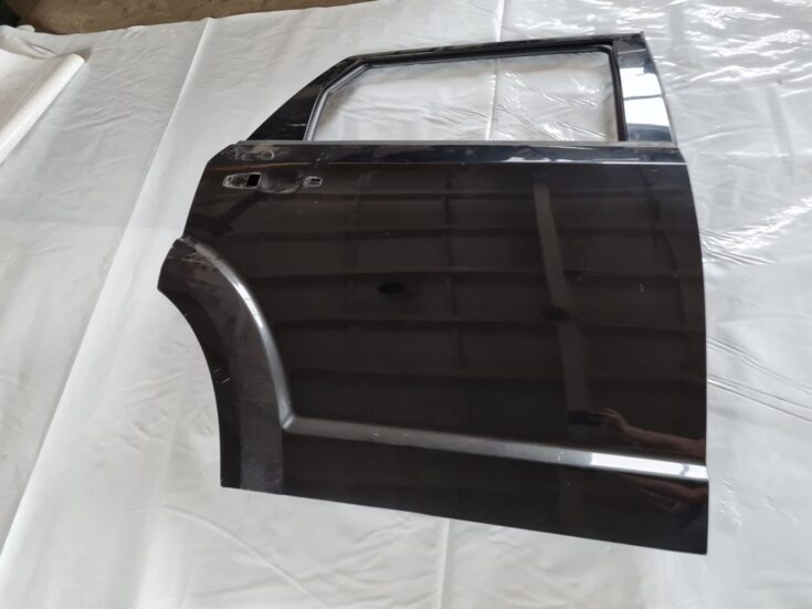 Aizmugurējās labās durvis priekš DODGE JOURNEY 2010
