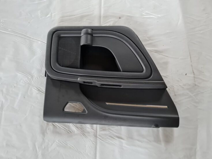 Aizmugurējo kreiso durvju apdare priekš DODGE JOURNEY 2010
