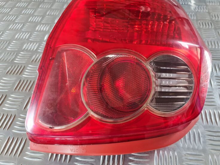 Aizmugurējais kreisais lukturis priekš TOYOTA AURIS 2007
