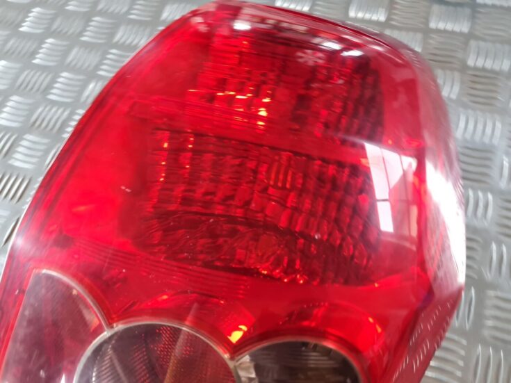 Aizmugurējais kreisais lukturis priekš TOYOTA AURIS 2007