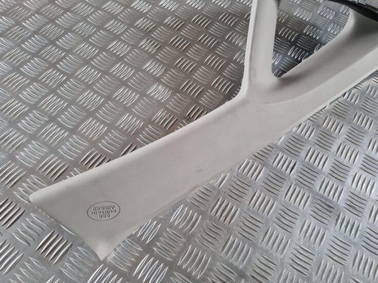 Priekšējas salona statnes apdare priekš TOYOTA AURIS 2007