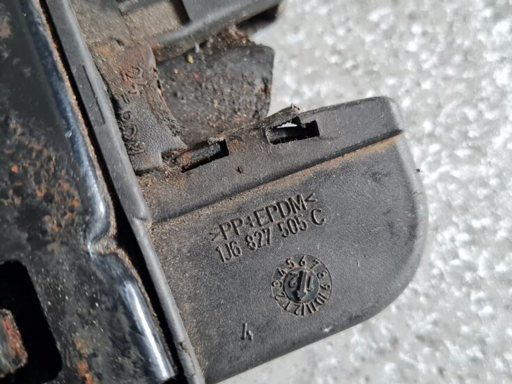 Bagāžnieka vāka slēdzene priekš VW GOLF IV 1999
