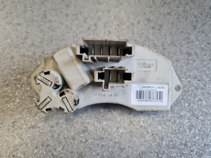 Salona ventilatora rezistors priekš BMW 1 E87 2007 GRAPHITE