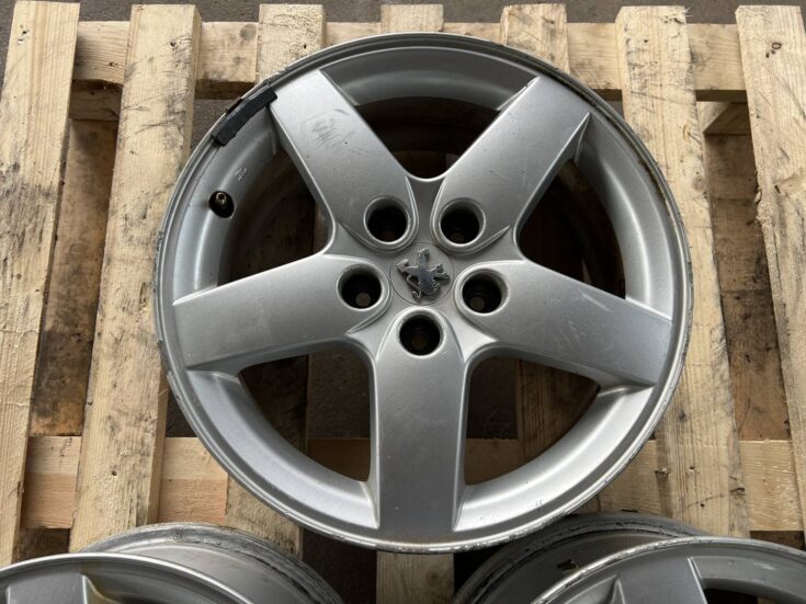 Lietais disks - vieglmetāla priekš PEUGEOT 407 2006