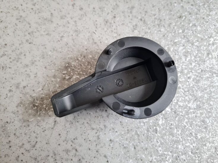 Salona plastmasa priekš VW GOLF IV 1999