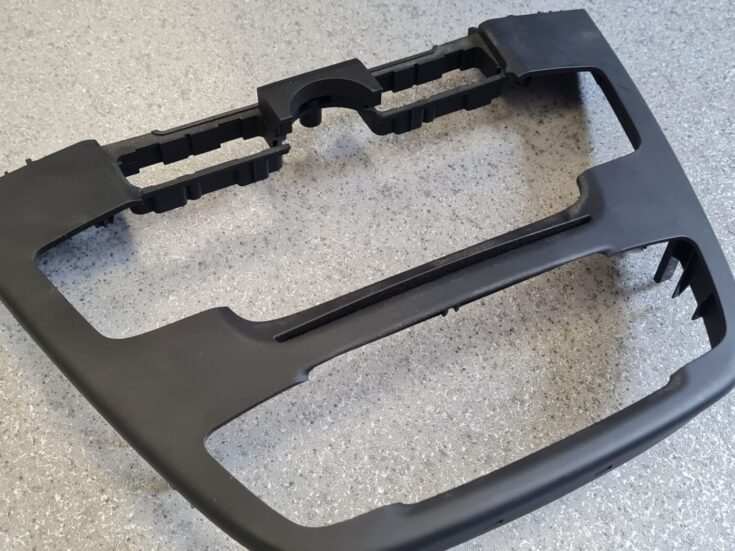 Mērinstrumentu paneļa dekoratīvais rāmis priekš OPEL INSIGNIA SPORTS TOURER 2010