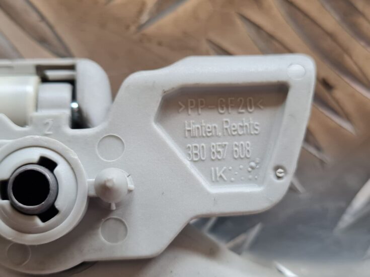 Salona rokturis griestos priekš VW PASSAT 2004 UNIVERSAL GREY