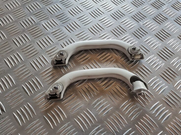 Salona rokturis griestos priekš VW PASSAT 2004 UNIVERSAL GREY