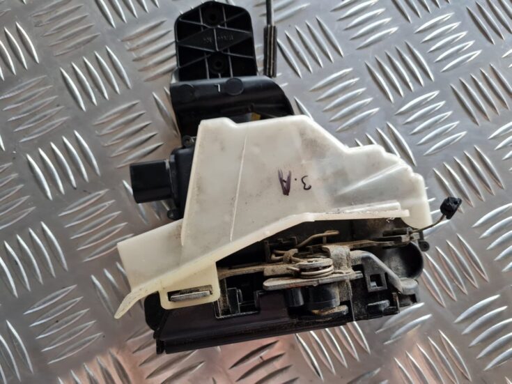 Aizmugurējo kreiso durvju slēdzene priekš VW PASSAT 2004 UNIVERSAL GREY