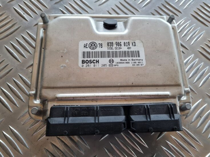 Dzinēja vadības bloks priekš VW PASSAT 2004 UNIVERSAL GREY