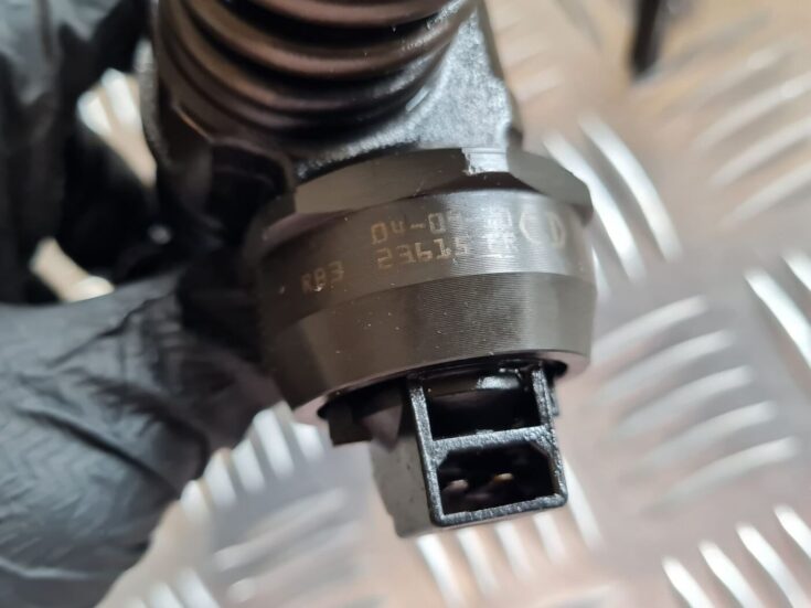 Degvielas smidzinātājs priekš VW PASSAT 2004 UNIVERSAL GREY