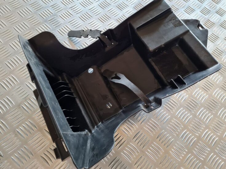 Mantu nodalījums bagāžniekā priekš VW PASSAT 2004 UNIVERSAL GREY