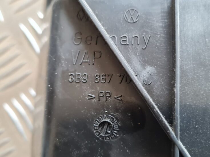 Mantu nodalījums bagāžniekā priekš VW PASSAT 2004 UNIVERSAL GREY