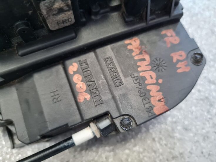 Priekšējo labo durvju slēdzene priekš NISSAN PATHFINDER 2006