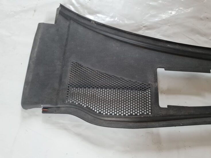 Vējstikla uzlikas (deflektora) režģis priekš VW PASSAT 2004 UNIVERSAL GREY