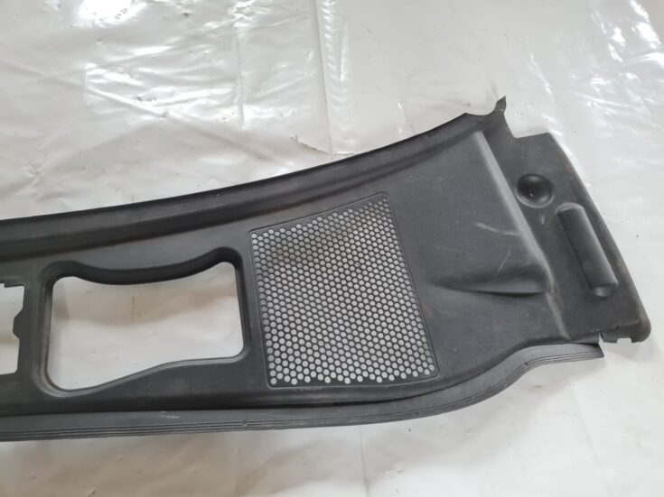 Vējstikla uzlikas (deflektora) režģis priekš VW PASSAT 2004 UNIVERSAL GREY