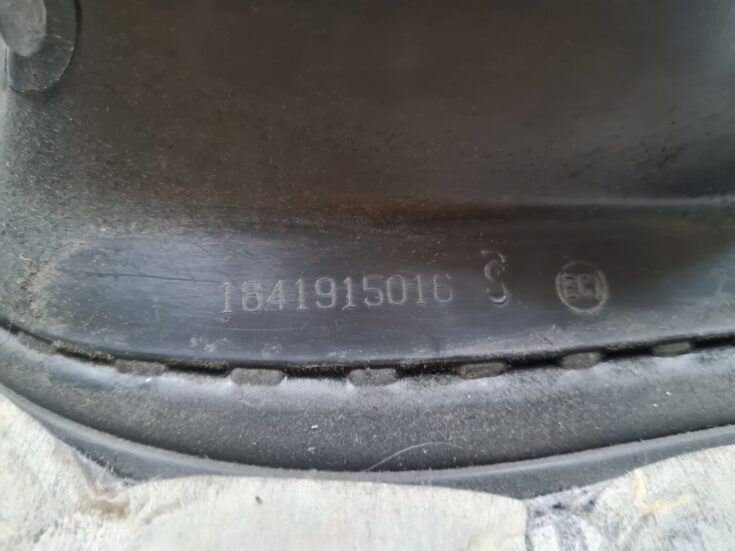 Mantu glabāšanas nodalījums pasažiera pusē priekš VW PASSAT 2004 UNIVERSAL GREY