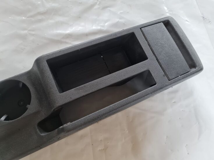Centrālās konsoles apdares lielākā daļa priekš VW PASSAT 2004 UNIVERSAL GREY