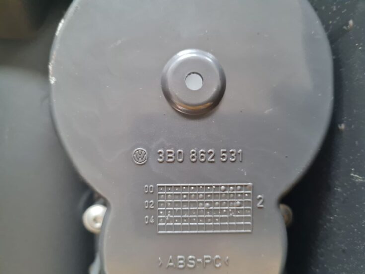 Centrālās konsoles apdares lielākā daļa priekš VW PASSAT 2004 UNIVERSAL GREY