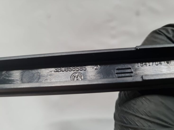 Mērinstrumentu paneļa dekoratīvā uzlika priekš VW PASSAT 2004 UNIVERSAL GREY