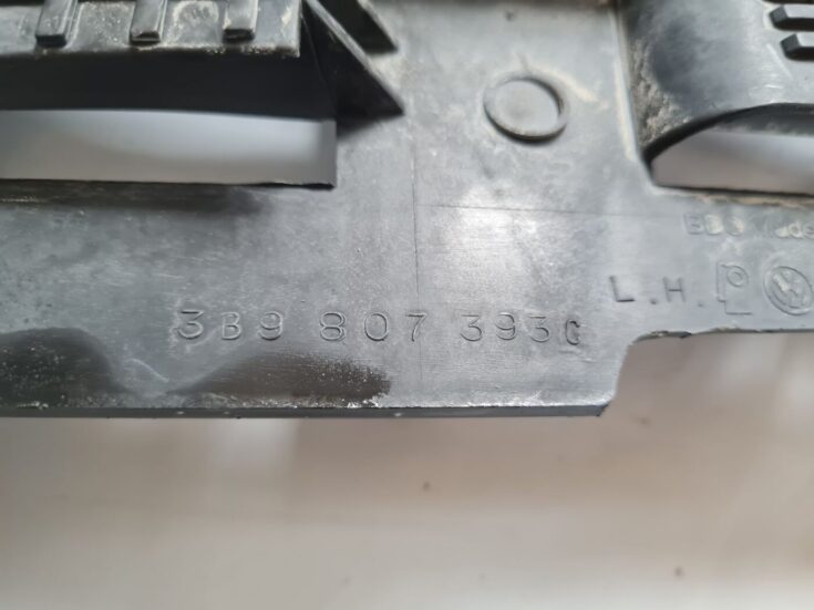 Aizmugurēja bufera kronšteins priekš VW PASSAT 2004 UNIVERSAL GREY