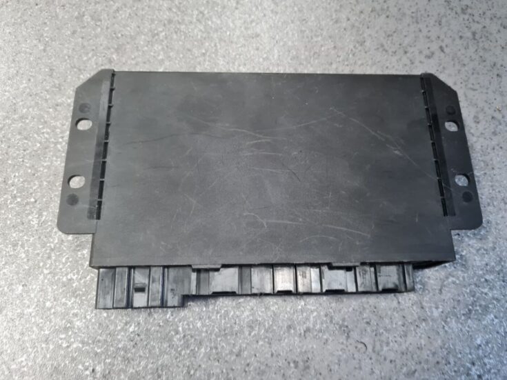 Komforta vadības bloks priekš AUDI A4 AVANT 2004
