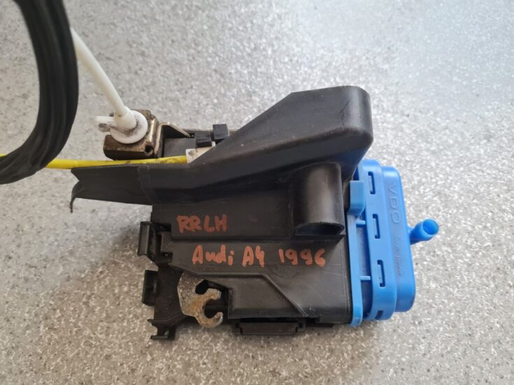 Aizmugurējo kreiso durvju slēdzene priekš AUDI A4 1996