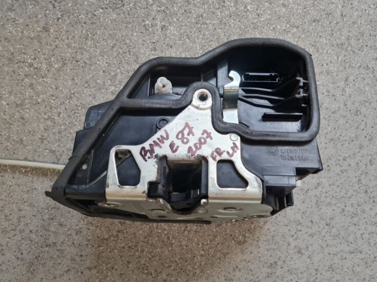 Priekšējo kreiso durvju slēdzene priekš BMW 1 E87 2007 GRAPHITE