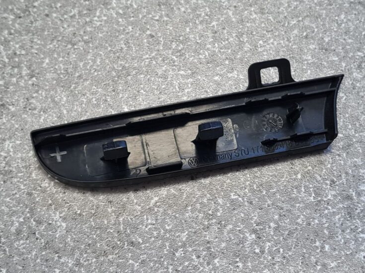 Mērinstrumentu paneļa dekoratīvā uzlika priekš VW TOURAN 2005