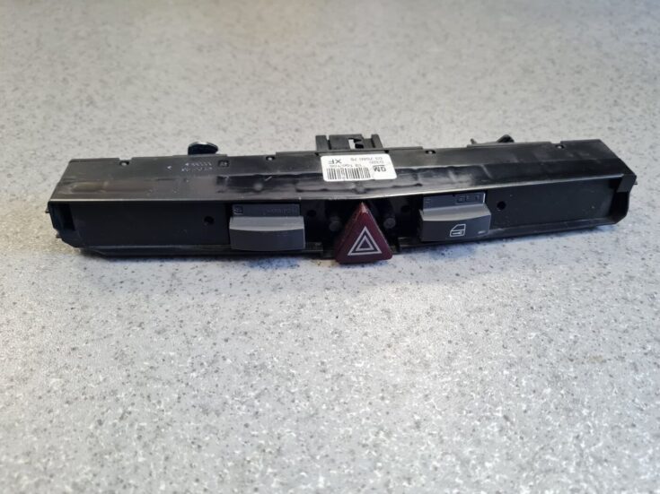Mērinstrumentu paneļa pārslēgšanas pogas priekš OPEL ASTRA H 2006