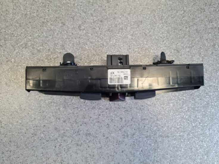 Mērinstrumentu paneļa pārslēgšanas pogas priekš OPEL ASTRA H 2006