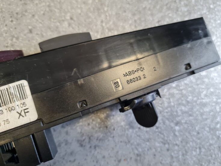 Mērinstrumentu paneļa pārslēgšanas pogas priekš OPEL ASTRA H 2006