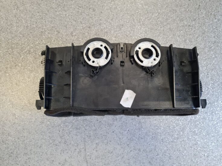 Mērinstrumentu paneļa gaisa vads, centrā priekš OPEL ASTRA H 2005