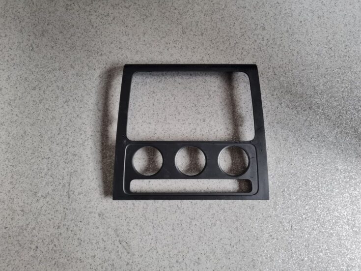 Mērinstrumentu paneļa dekoratīvais rāmis priekš VW TOURAN 2005