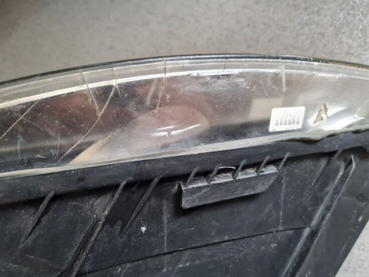 Priekšējais labais lukturis priekš VW TOUAREG 2007
