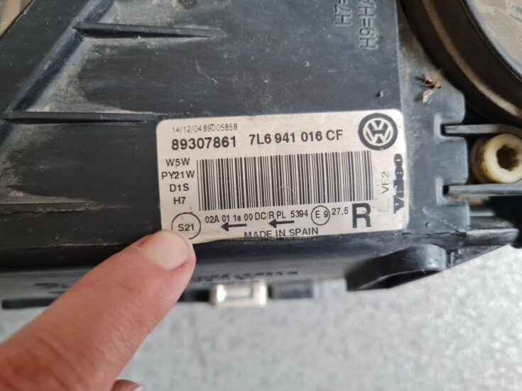 Priekšējais labais lukturis priekš VW TOUAREG 2007