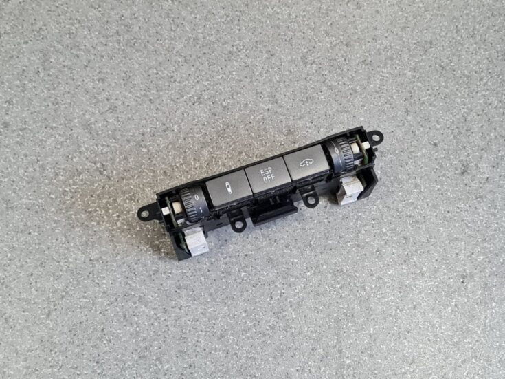Mērinstrumentu paneļa pārslēgšanas pogas priekš VW PHAETON 2003